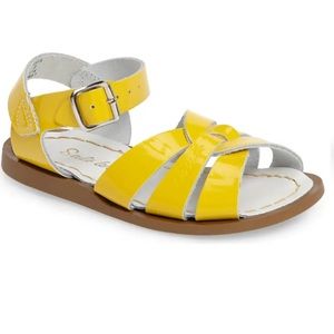 SALT WATER SANDALS BY HOY shiny yellow SZ 7 Nwot